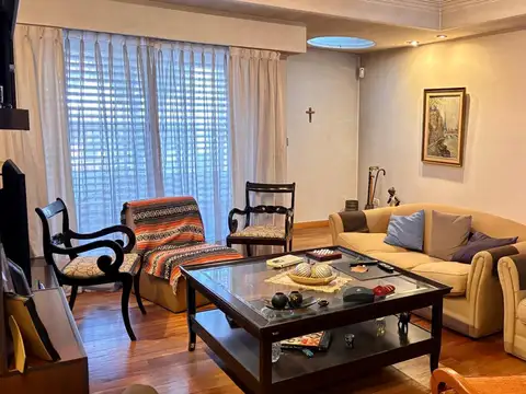Casa en Venta en Barrio Parque, USD 280.000