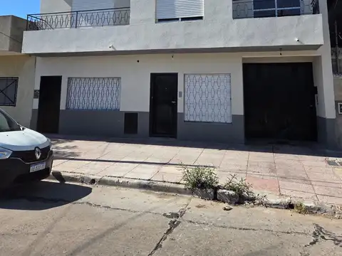 Venta galpón 300² y vivienda 4 amb