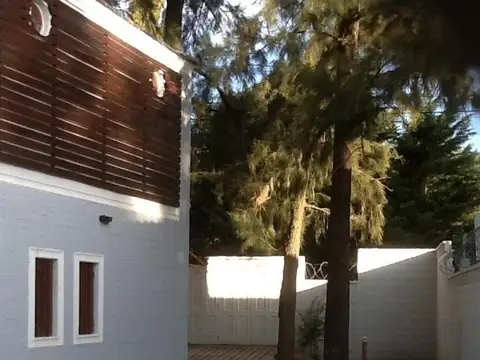 Excelente Casa En Venta Estilo Chalet En Pilar