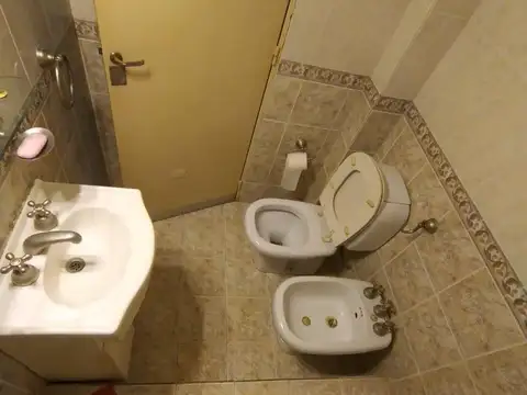 DPTO 3 AMBIENTES  P.B. -75 Mts2  PATIO DE 15 mts2 MUY COMODO