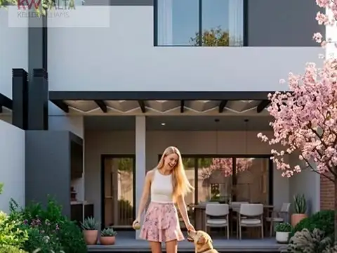 Casa en Venta con 2 cocheras