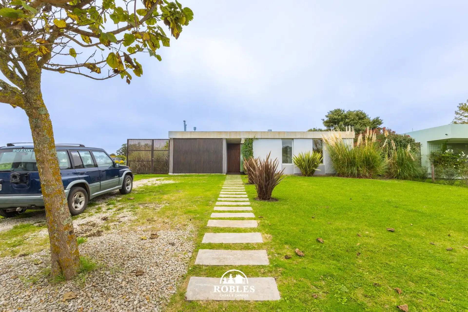 Casa estilo moderno en el barrio privado Arenas del Sur