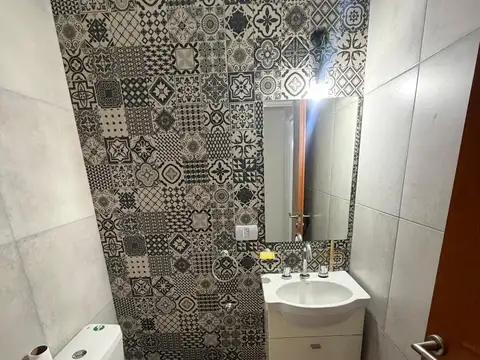 Depto Tipo Casa 3 ambientes con 2 baños