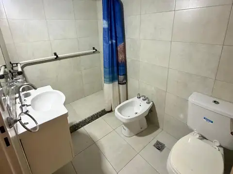 Depto Tipo Casa en Alquiler con 1 cocheras