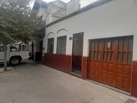 LOTE PROPIO 4 AMBIENTES COCHERA PATIO Y PARQUE