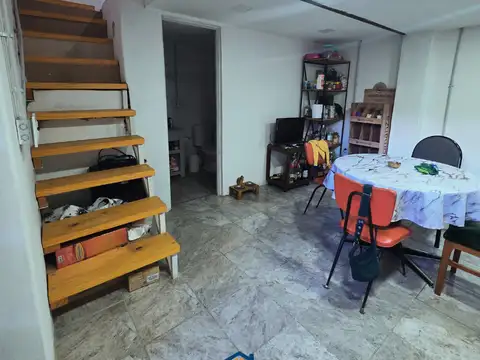 DEPÓSITO MÁS DEPARTAMENTO 4 AMBIENTES CON QUINCHO Y TERRAZA