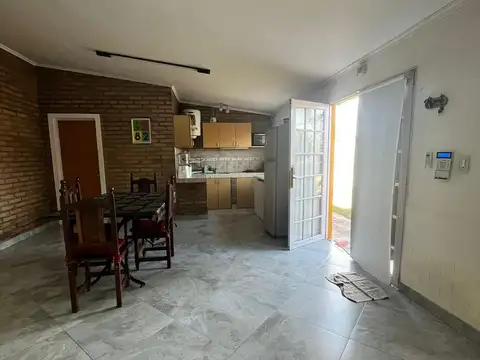 VENTA -  CASA 1 DORMITORIO CON PILETA - PUNTA CHACRA, ZAVALLA