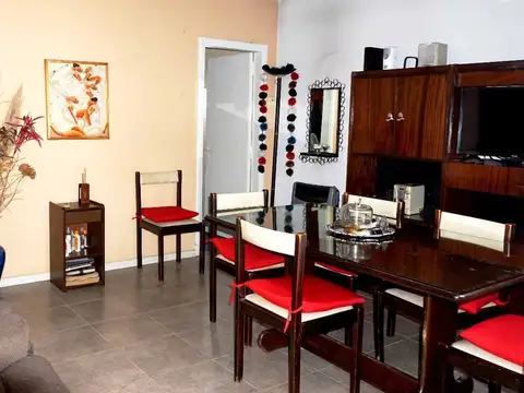 LINDA CASA EN LOMAS DE ZAMORA - APTA CRÉDITO