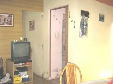 Casa 2 ambientes con 1 baño