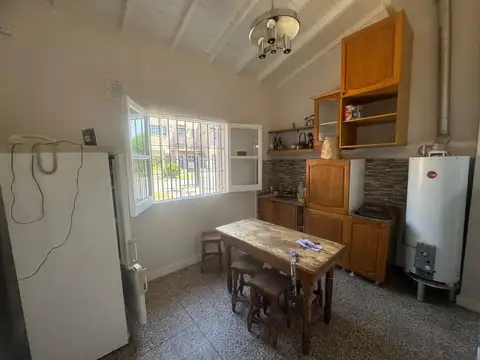 Casa en Venta con 3 cocheras