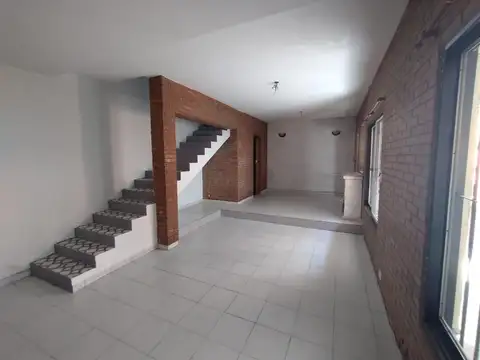 Casa de pasillo en Alquiler en Zeballos al 3900 Rosario