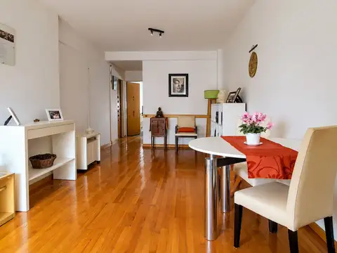 Venta Depto 3 ambientes con balcón al frente