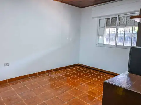 Casa en Alquiler con 1 cochera