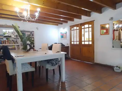 Casa en Venta con 5 cocheras