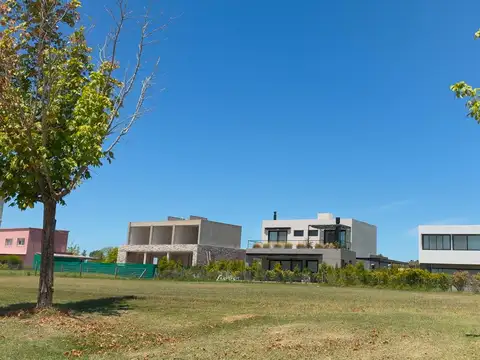 Terreno en Venta en Puertos - Acacias, USD 105.000