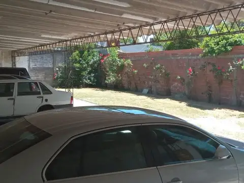 VENTA DE LOTE CON POSIBILIDAD DE INVERSIÓN