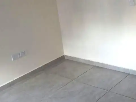 Departamento 5 ambientes con 1 baño