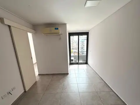En Pleno Centro - Zona Tribunales  DPTO 1 Dormitorio Con Balcón En Alquiler!