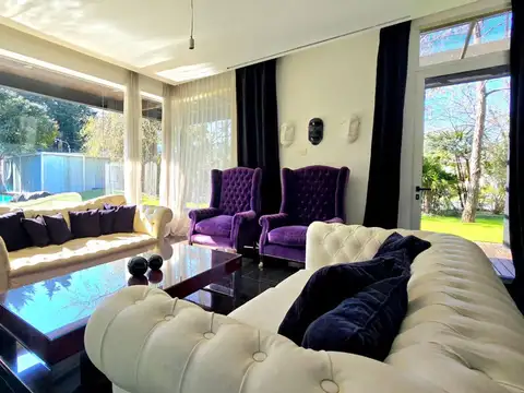 Casa 5 ambientes con 4 baños