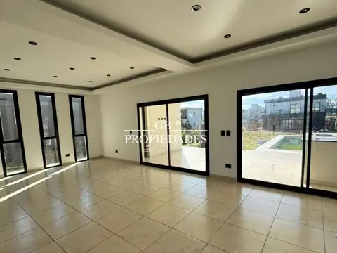 Casa en Alquiler al Norte