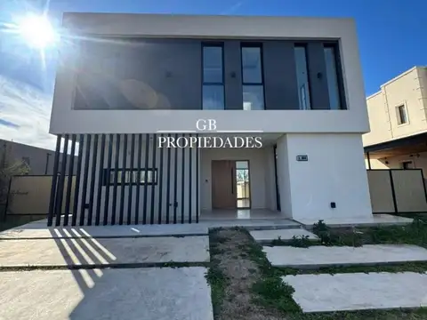 Casa en Alquiler de 3 dormitorios