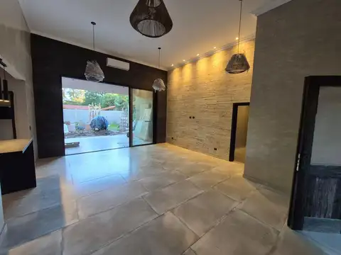 Moderna casa a estrenar la mejro zona maschwitz  usd 320.000