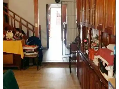 Casa en Venta - Pque. Avellaneda - 6 Amb.-  3 Baños - 330m2