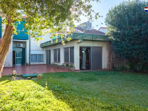 VENTA CASA MULTIFAMILIAR, COCHERA . DON BOSCO