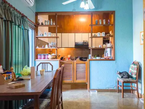 Casa en Venta con 3 cocheras