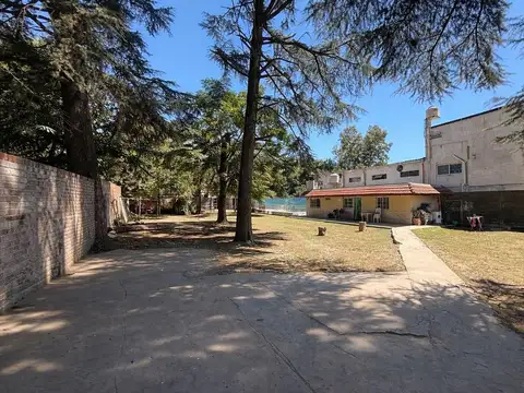 Venta Casa quincho patio y pileta Virrey del pino