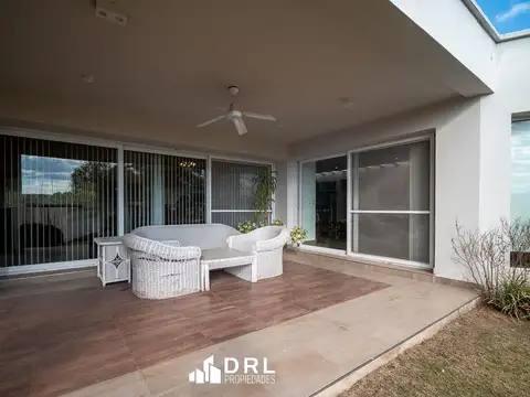 Casa en Venta en El Bosque, USD 690.000