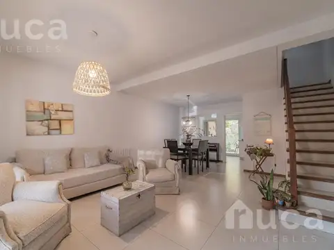 Casa en Venta 4 ambientes con jardín y cochera. Condominio en Tigre. Apto crédito