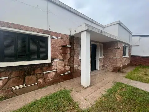 Independencia 300 - Centro - Roldán