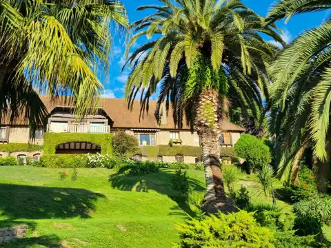 Casa 7 ambientes con 5 baños