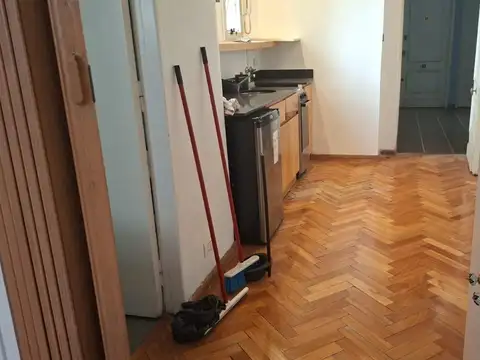 MONOAMB MUY AMPLIO, EXTRAORDINARIA UBICACIÓN, A PASOS DE LA 9 DE JULIO 