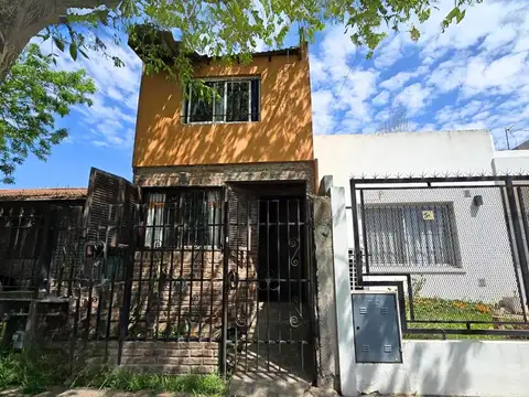 Casa PH duplex venta dos dormitorios patio ituzaingo norte