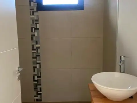 Casa en Venta con 4 cocheras