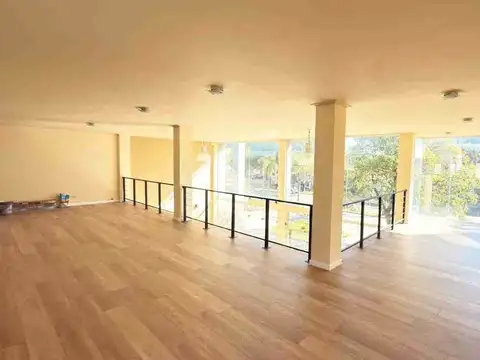 Boulevard Hipólito Yrigoyen 1300