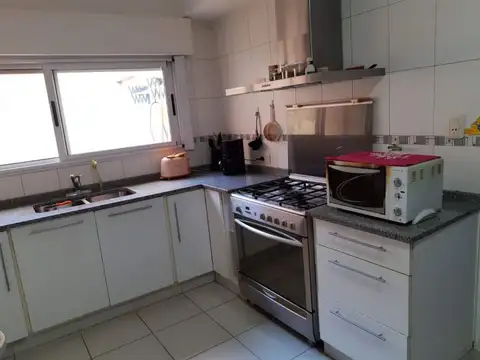 Depto Tipo Casa 5 ambientes con 2 baños