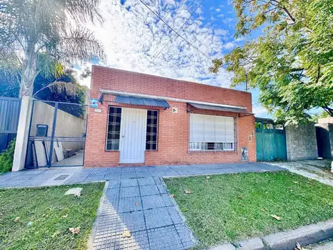 Casa en Venta Quilmes 4amb Apto Cred! Gran Lote!