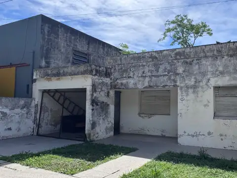 SE VENDE CASA A REFACCIONAR - Avellaneda Sta. Fe.