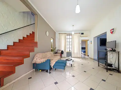 Casa en Venta con 1 cochera