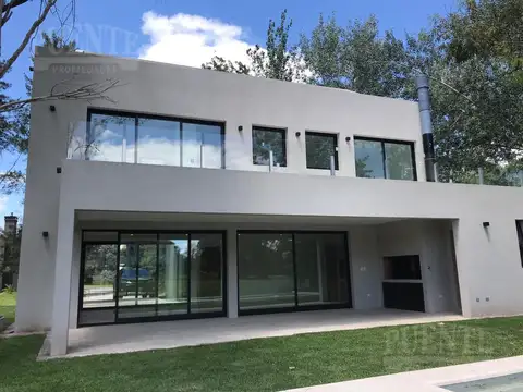 Saint Thomas Oeste - Casa en Venta con Renta