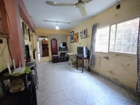 Casa 4 ambientes con 1 baño