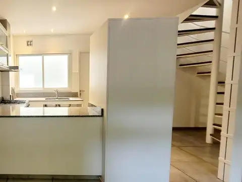 Depto Tipo Casa 2 ambientes con 1 baño