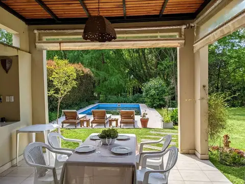 Casa 6 ambientes con 3 baños