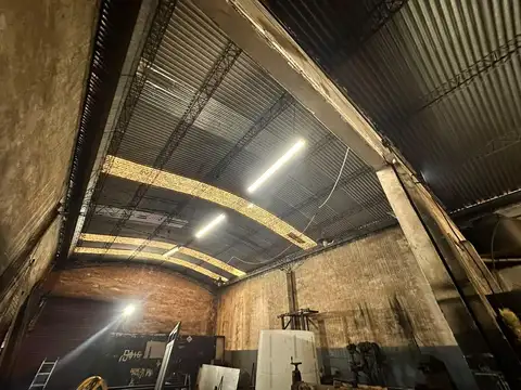 Galpon en Venta 25  mts Fondo