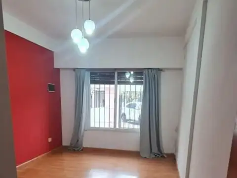 Depto Tipo Casa en Venta con 1 cocheras