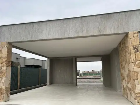 Casa en Venta en Lujan De Cuyo, USD 305.000