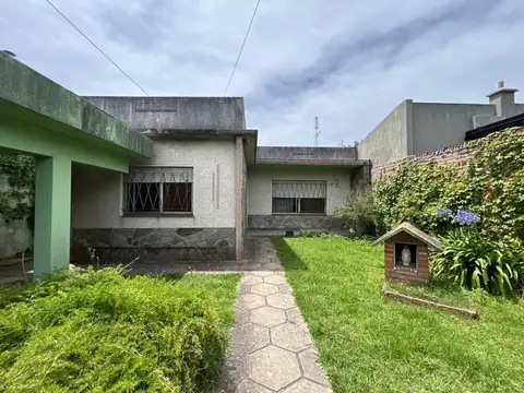VENTA CASA 3 AMBIENTES CON PATIO EN HUDSON